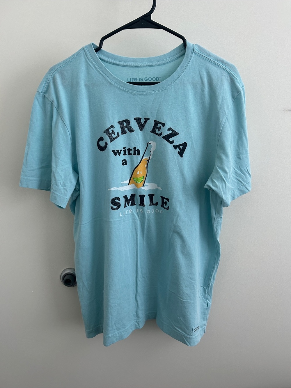 Life Is Good Light Blue 'Cerveza With A Smile' Graphic Tee Crusher Lite Medium